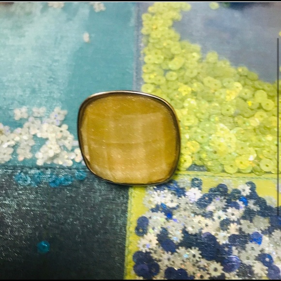 Beautiful Ring 💍 - Picture 2 of 4